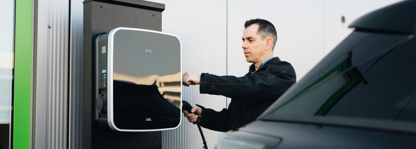 steutel-laadpalen-header